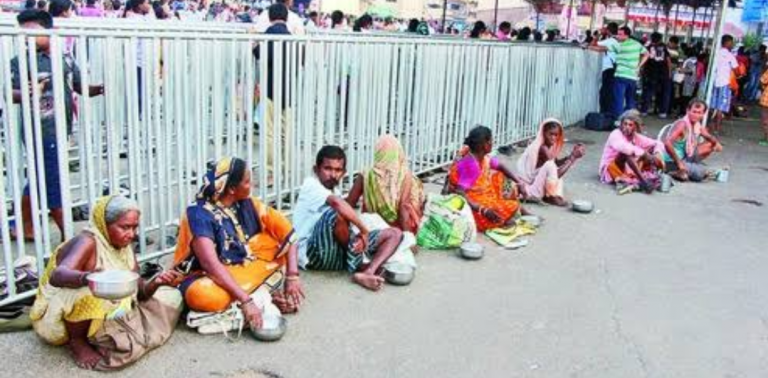 अयोध्या राम मंदिर में भीख मांगने की जगह को लेकर दो भिखारी ग्रुप में हुआ टकराव, मामला कोर्ट में